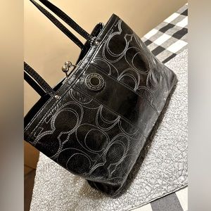 Coach ❤️Kiss Snap Patent Leather Mono Satchel